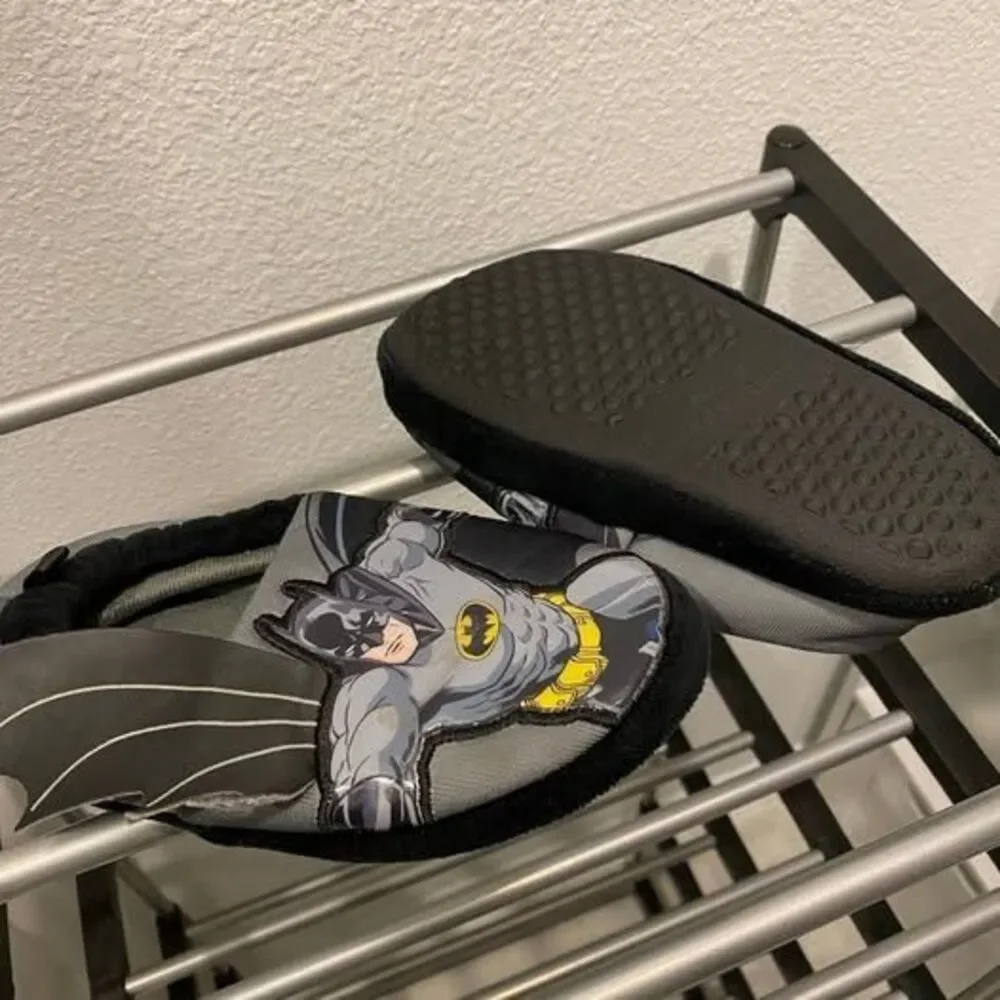 Batman boys slipper shoes size 11-12